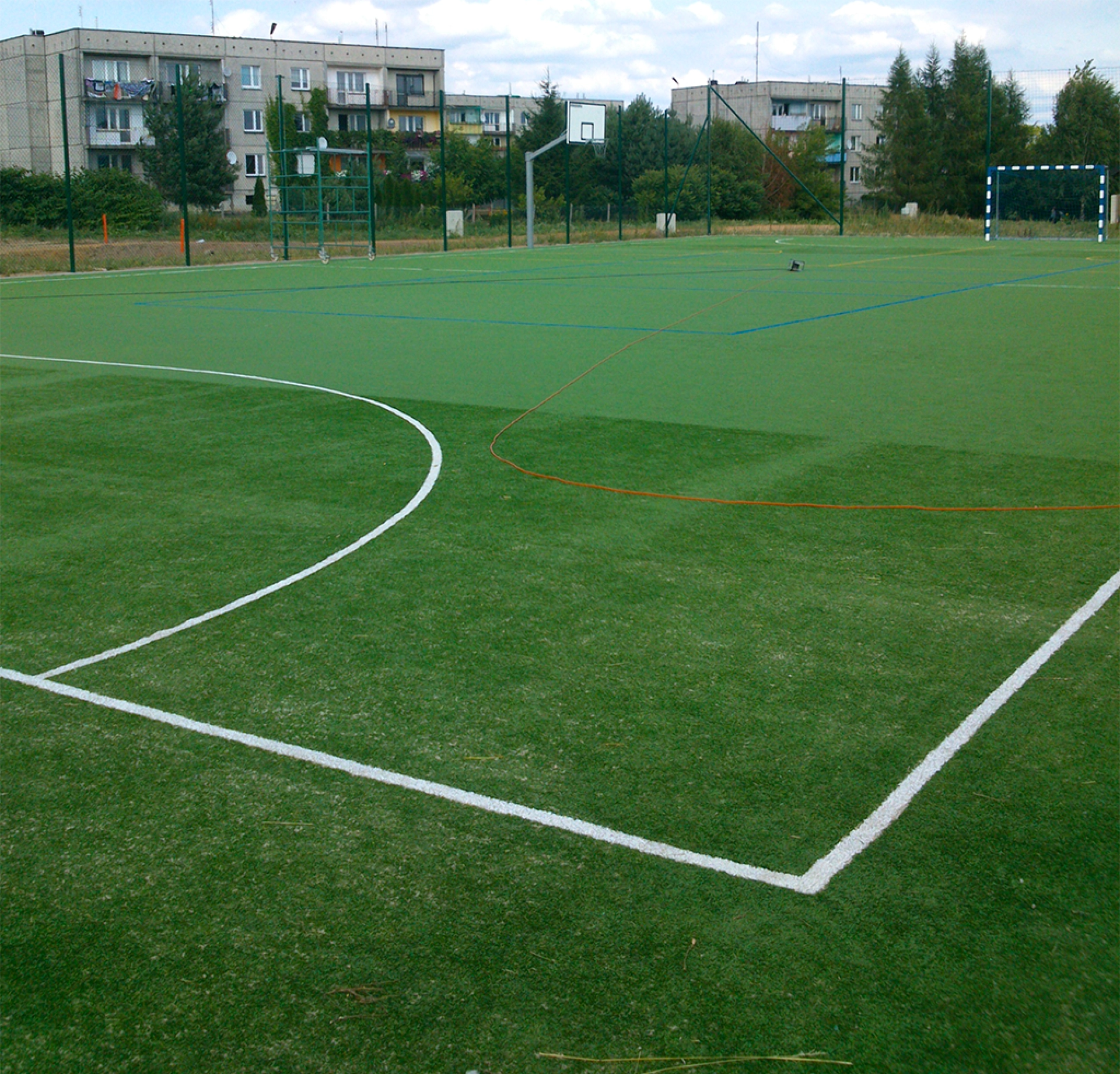 Halls, sports fields and green areas